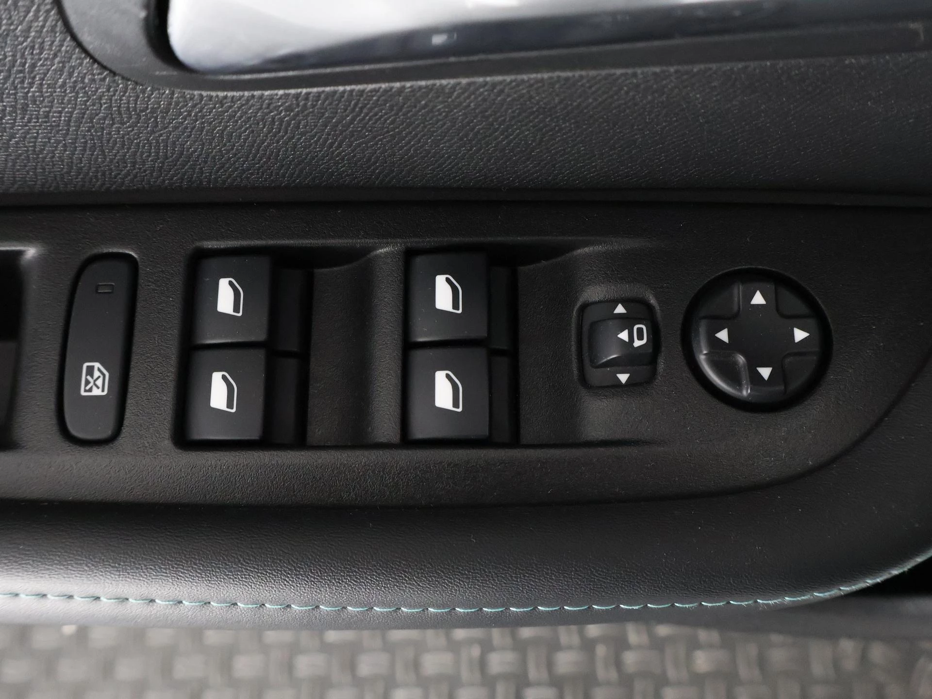 Hoofdafbeelding Peugeot e-208