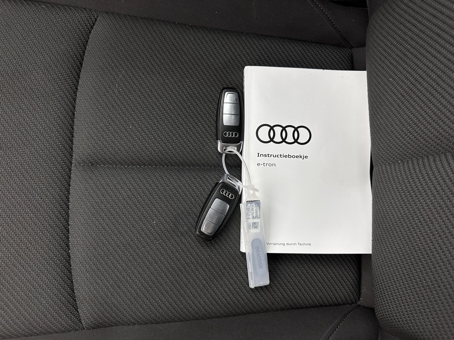 Hoofdafbeelding Audi e-tron