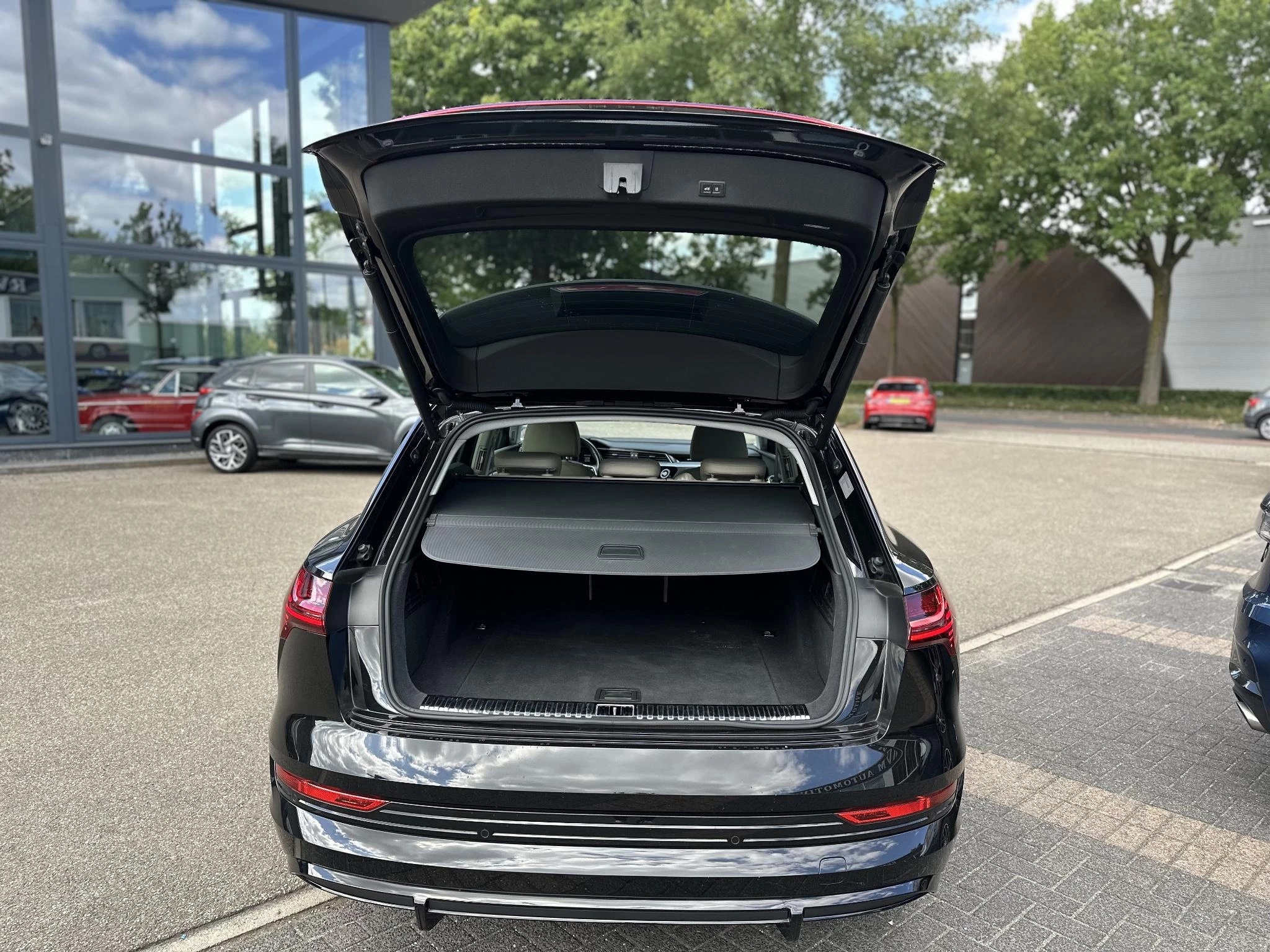 Hoofdafbeelding Audi e-tron