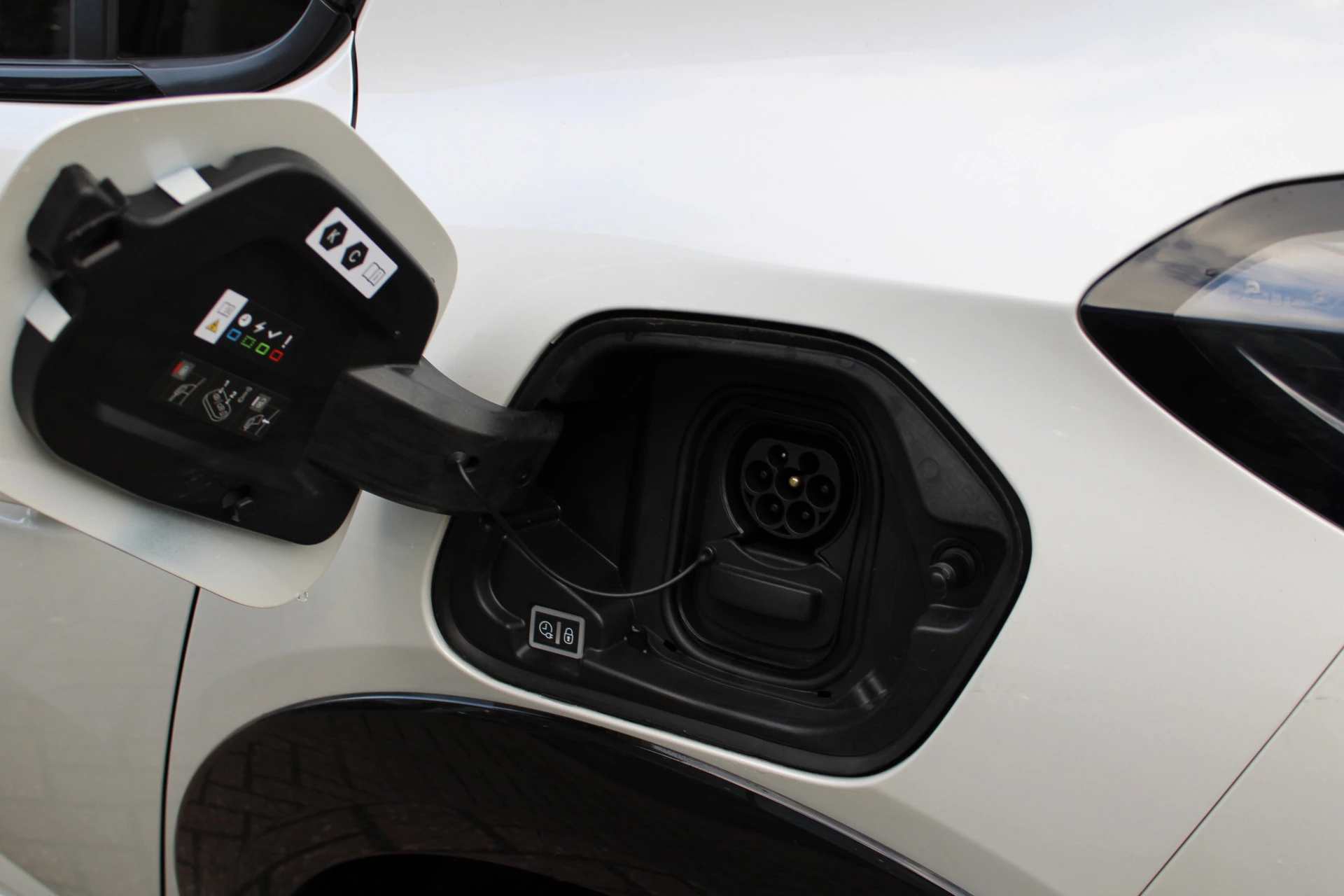 Hoofdafbeelding Peugeot e-208