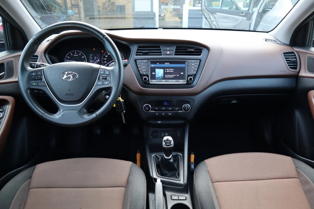 Hoofdafbeelding Hyundai i20