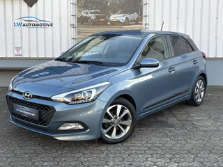 Hoofdafbeelding Hyundai i20 Hyundai i20 1.2 HP 84pk Premium | Trekhaak| Navi | Stoel + stuurverw. | DAB