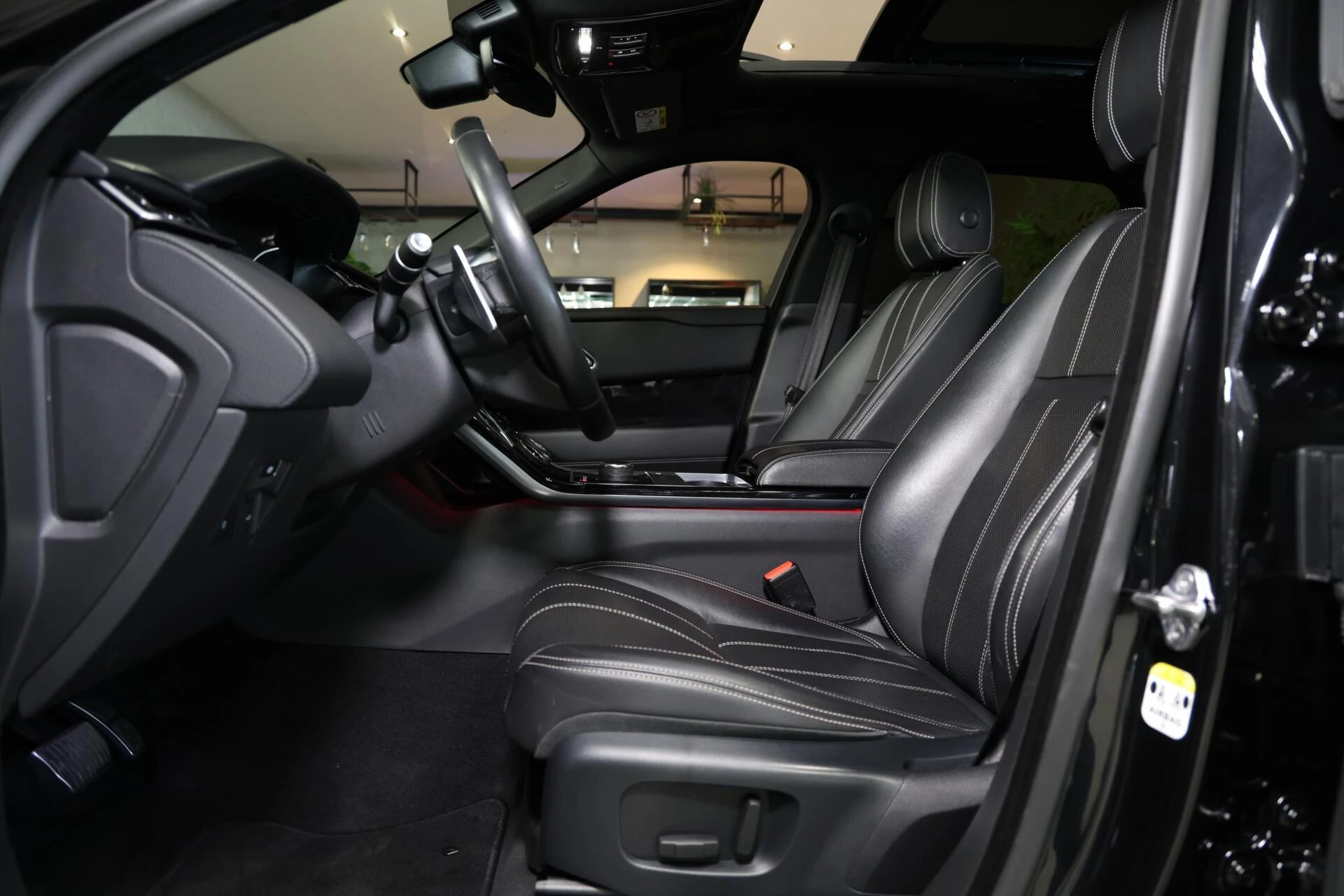 Hoofdafbeelding Land Rover Range Rover Velar