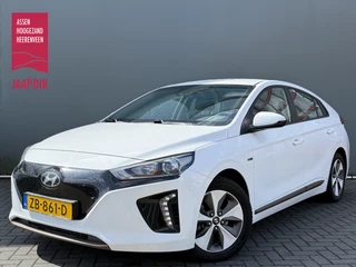 Hoofdafbeelding Hyundai IONIQ Hyundai IONIQ BWJ 2019 Comfort EV 120 PK | NW APK | ADAPTIVE CRUISE | CAMERA | KEYLESS | CARPLAY + ANDROID | CLIMA | NAVI |  LMV | PDC