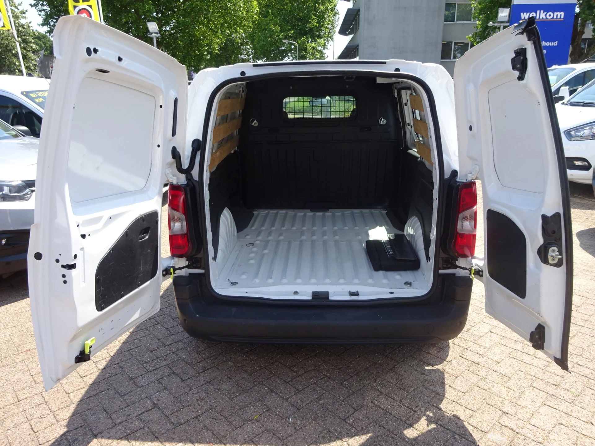Hoofdafbeelding Peugeot Partner