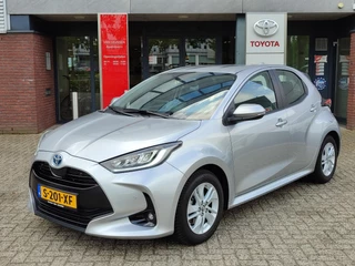 Toyota Yaris 1.5 Hybrid STYLE TREKHAAK PARK-SENSOREN STOELVERW BLIND SPOT KEYLESS APPLE/ANDROID LED CLIMA AD-CRUISE 15'' LM-VELGEN