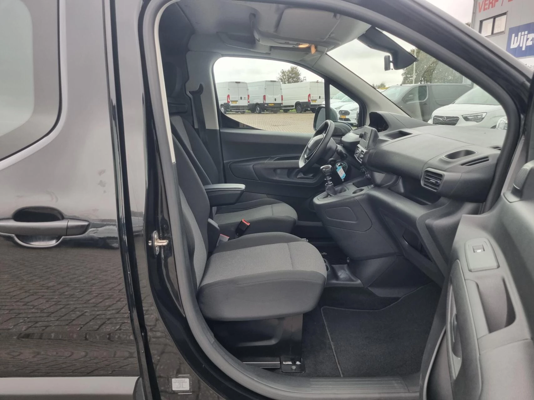 Hoofdafbeelding Peugeot Partner