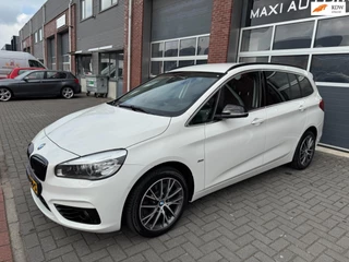 Hoofdafbeelding BMW 2 Serie BMW 2-serie Gran Tourer 220i 7p. High Executive LED HUD Navi