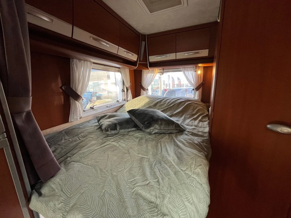 Hoofdafbeelding McLouis P700 Steel 563 Airco Cruise