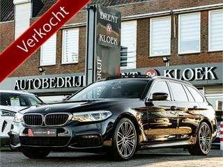 BMW 5 Serie Touring 520i High Exe M-Sport ORG NL PANO TREKHAAK CAMERA ELEK STOEL APPLE CARPLAY BOMVOL!! 
