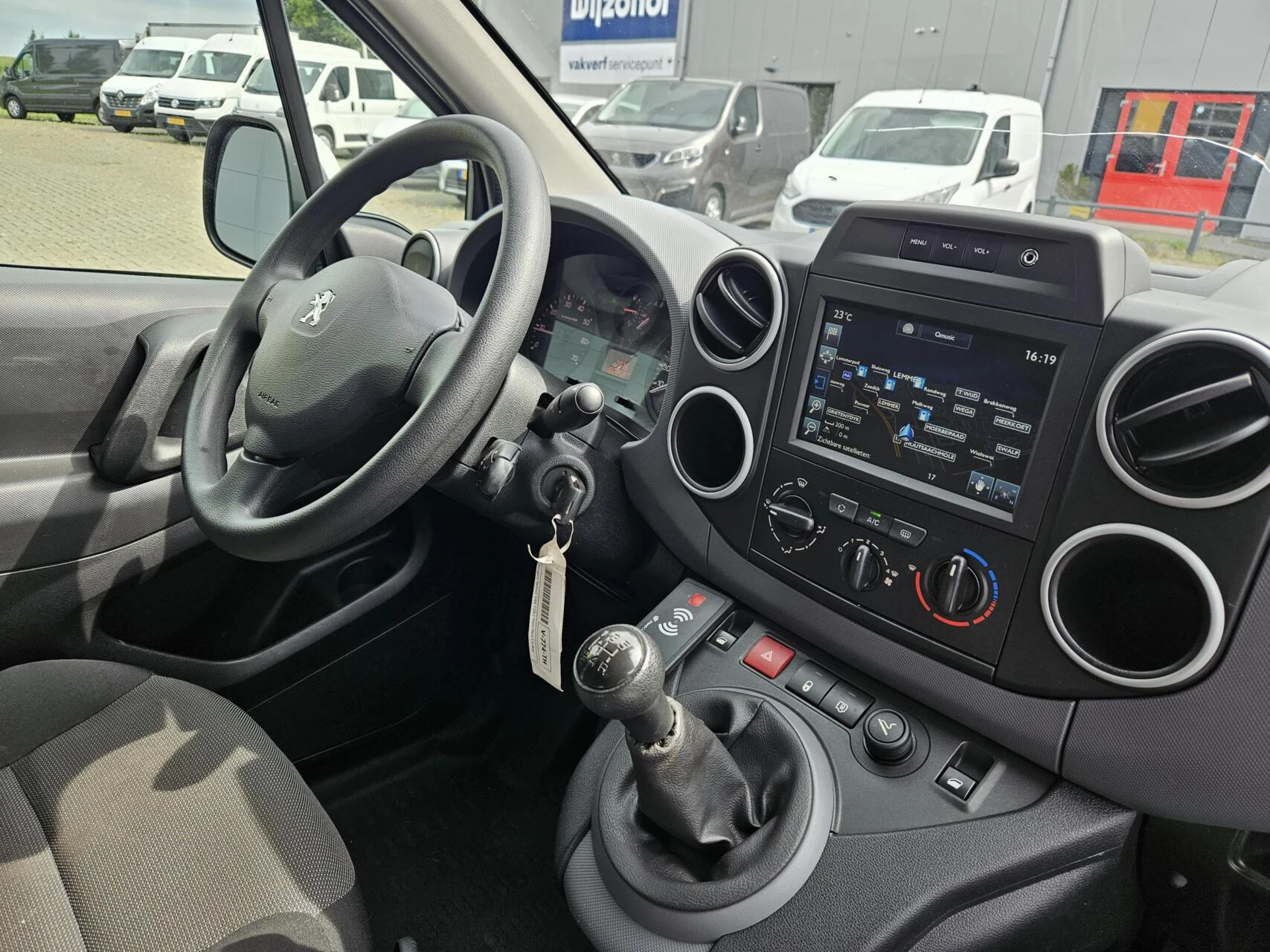 Hoofdafbeelding Peugeot Partner