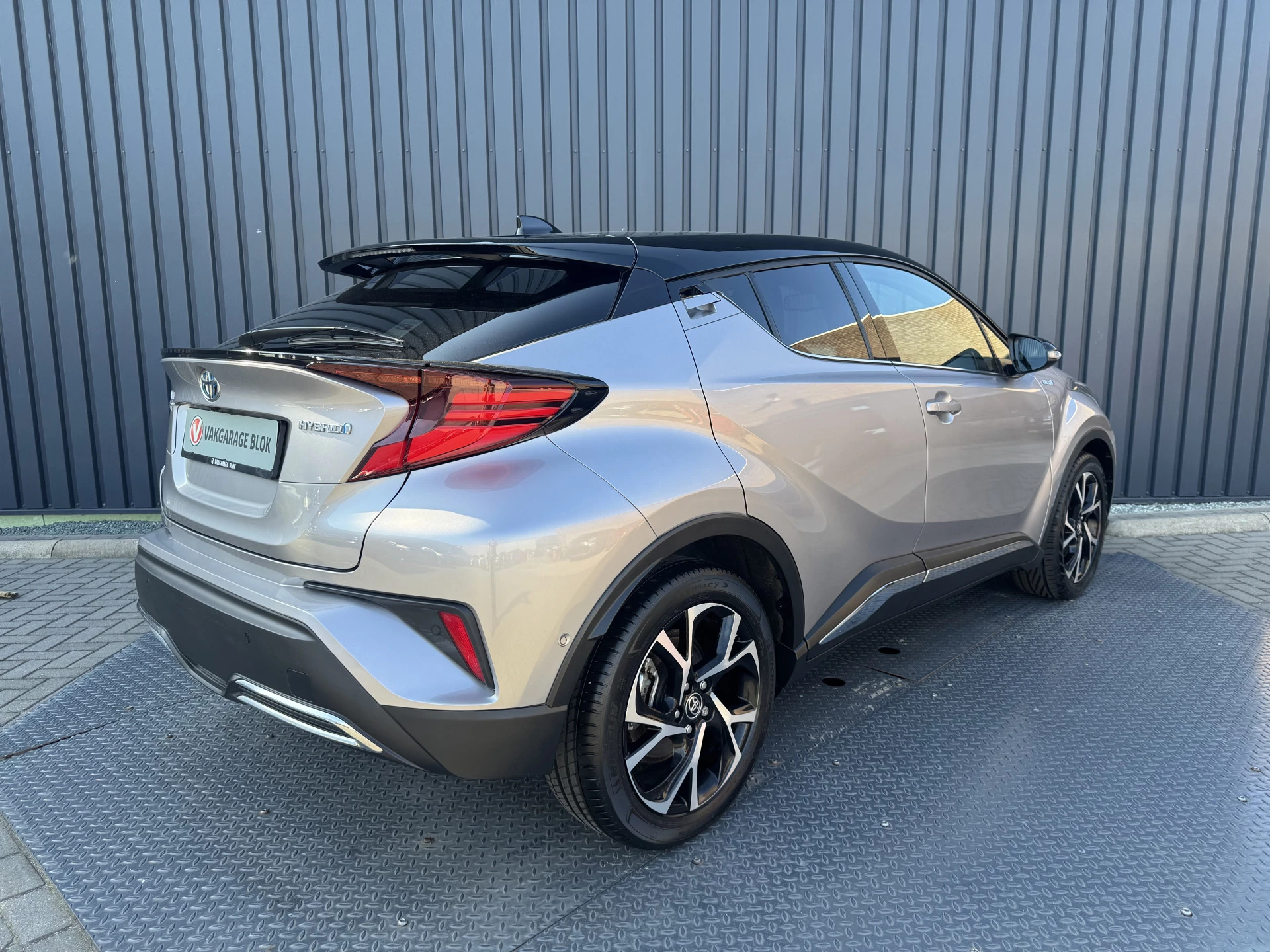 Hoofdafbeelding Toyota C-HR