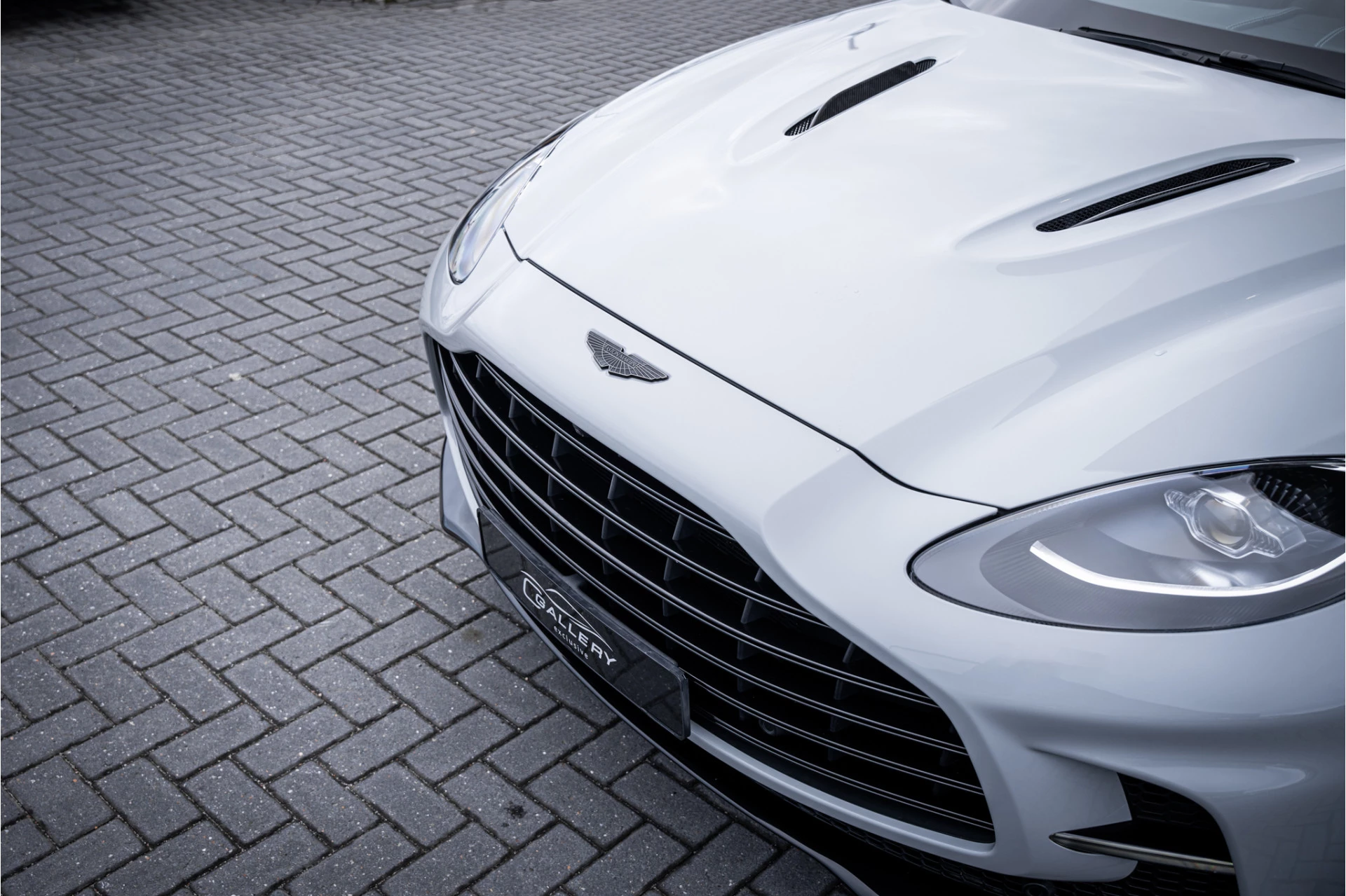 Hoofdafbeelding Aston Martin DBX