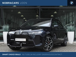 BMW iX xDrive60 M Sport / Panoramadak Sky Lounge / Parking Assistant Professional / Adaptieve LED / M Multifunctionele Stoelen / Active Steering