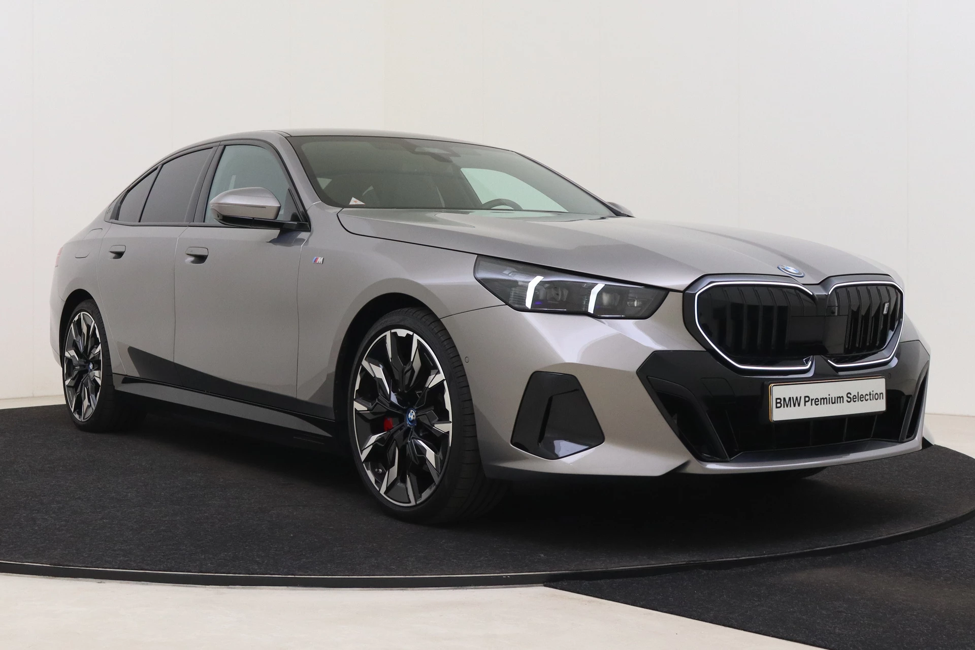 Hoofdafbeelding BMW i5