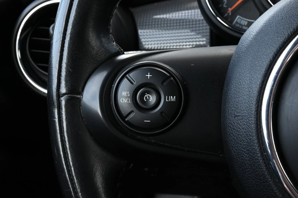 Hoofdafbeelding MINI Cabrio