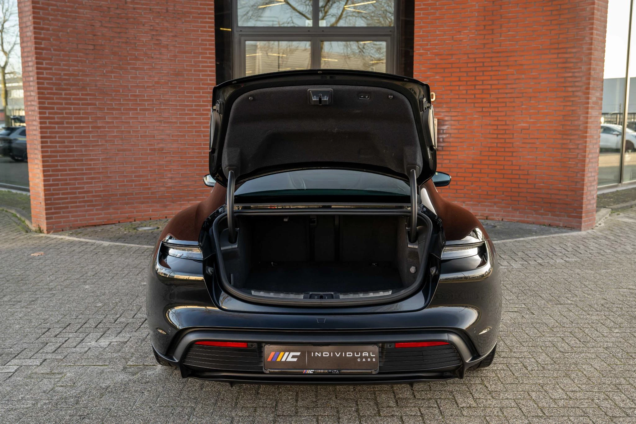 Hoofdafbeelding Porsche Taycan