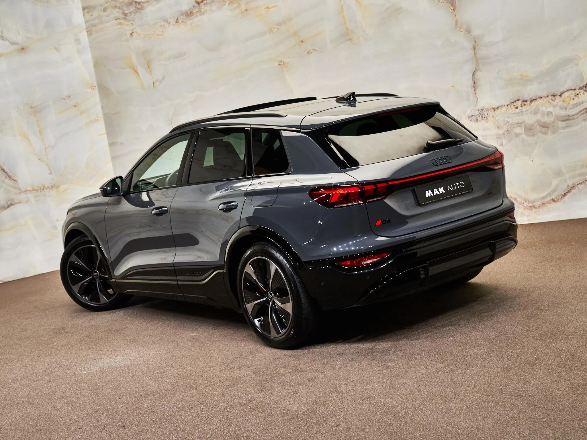 Hoofdafbeelding Audi Q6 e-tron