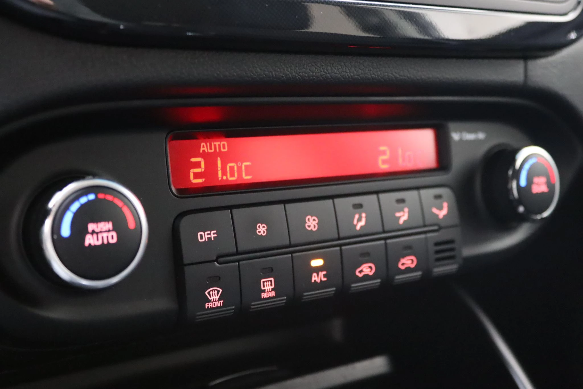 Hoofdafbeelding Kia Carens