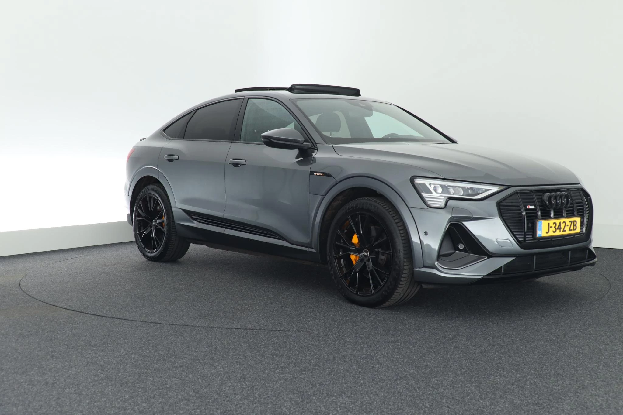 Hoofdafbeelding Audi e-tron