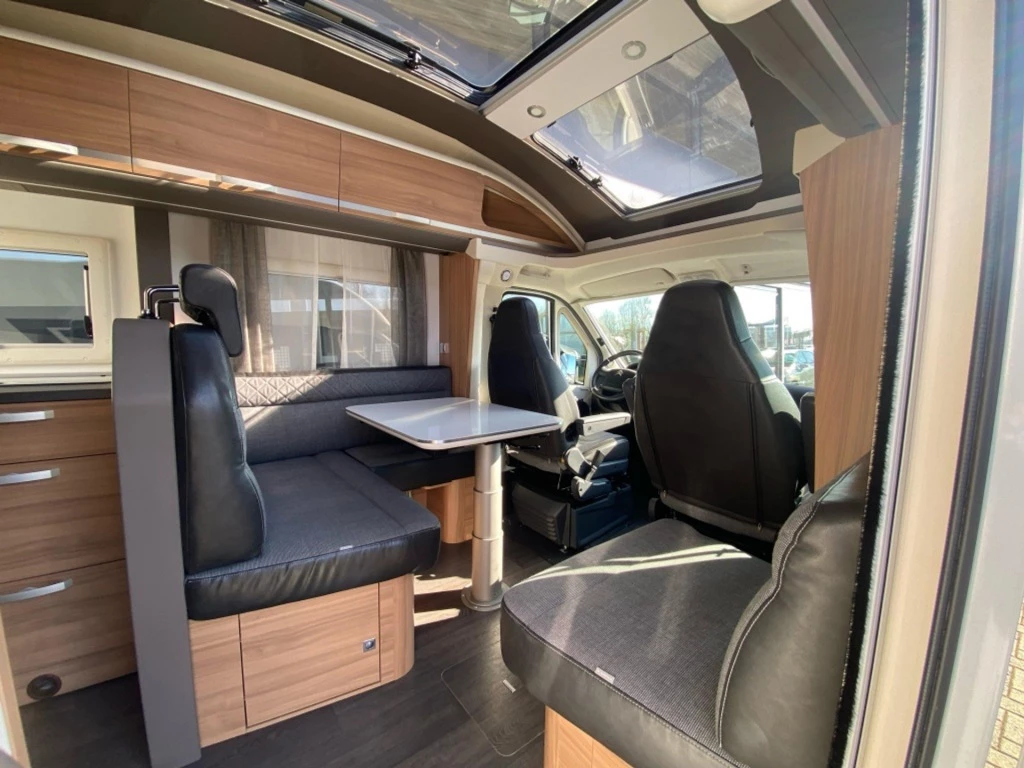 Hoofdafbeelding Adria Coral 670 Sl 2.2 140pk Enkele Bedden 202