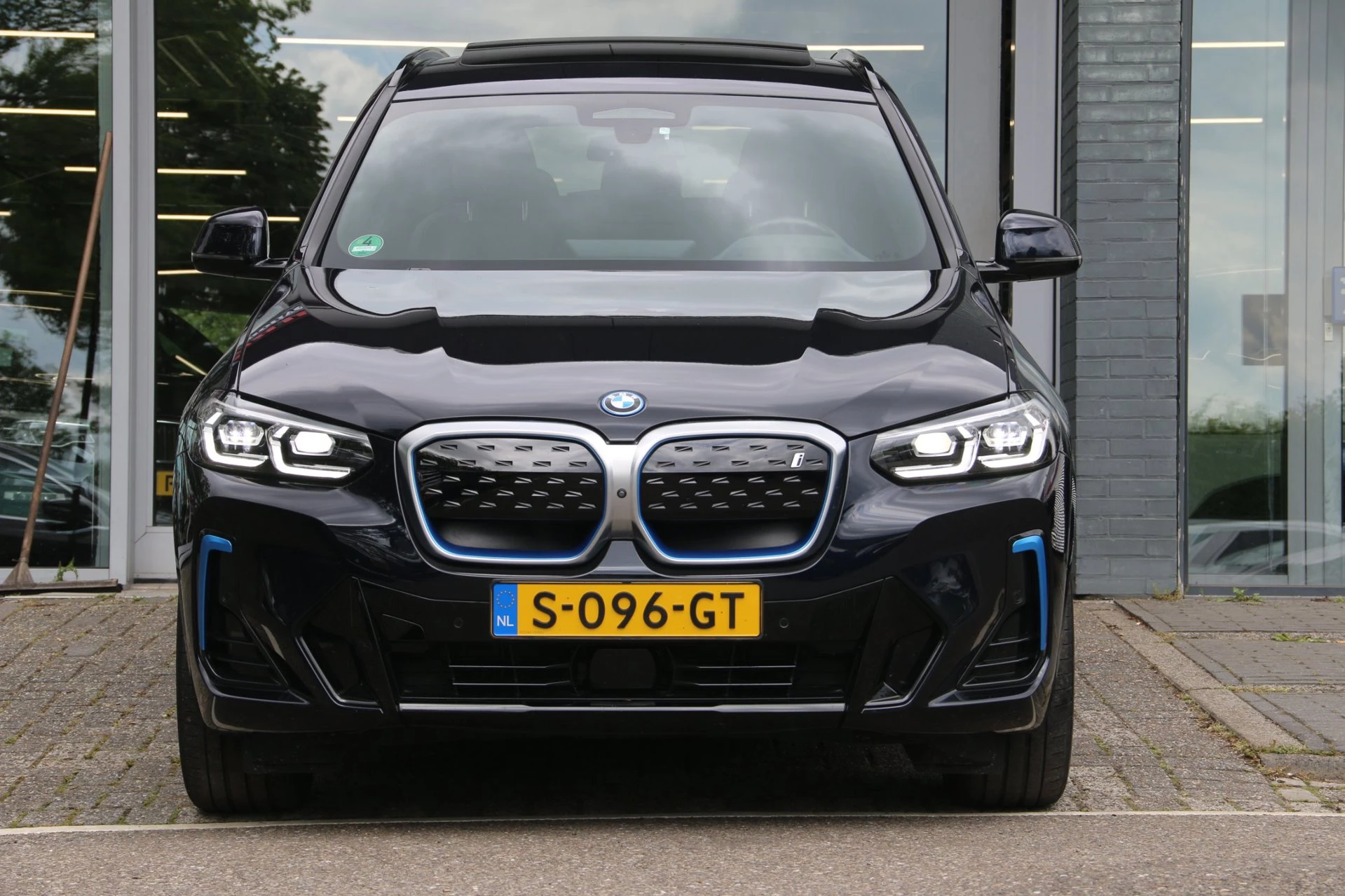 Hoofdafbeelding BMW iX3
