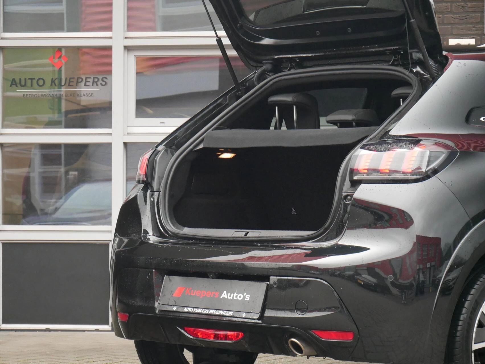 Hoofdafbeelding Peugeot 208