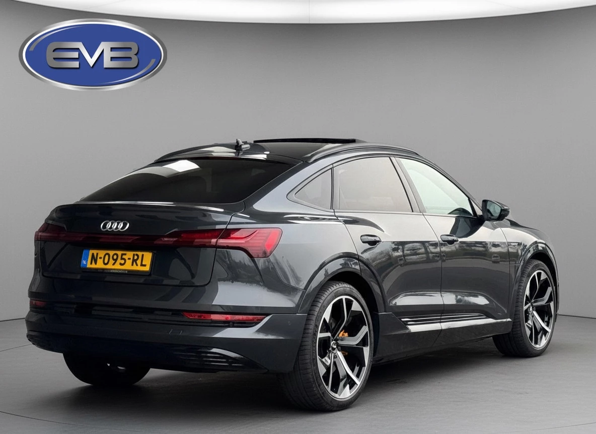 Hoofdafbeelding Audi e-tron