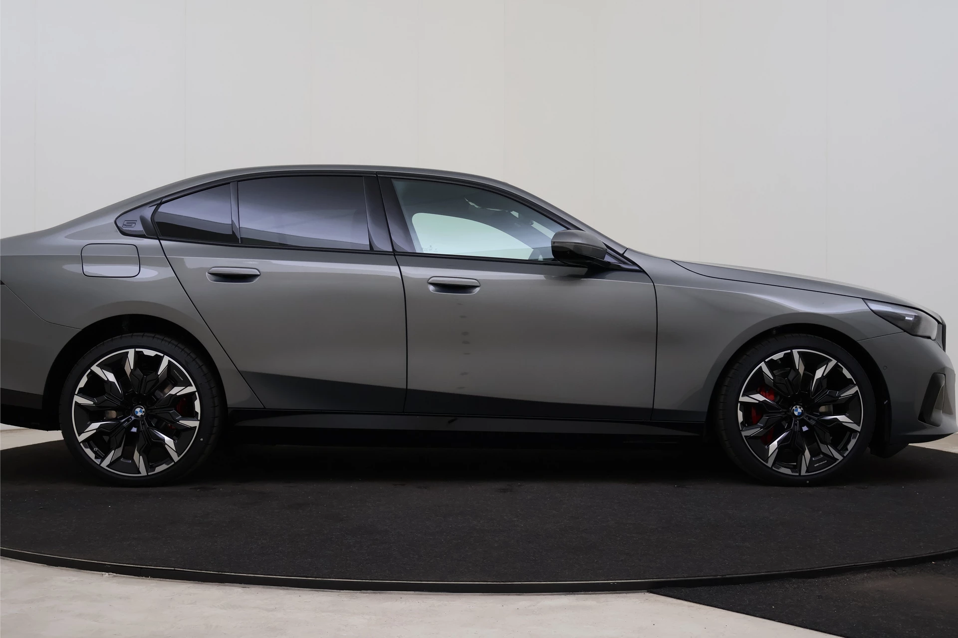 Hoofdafbeelding BMW i5