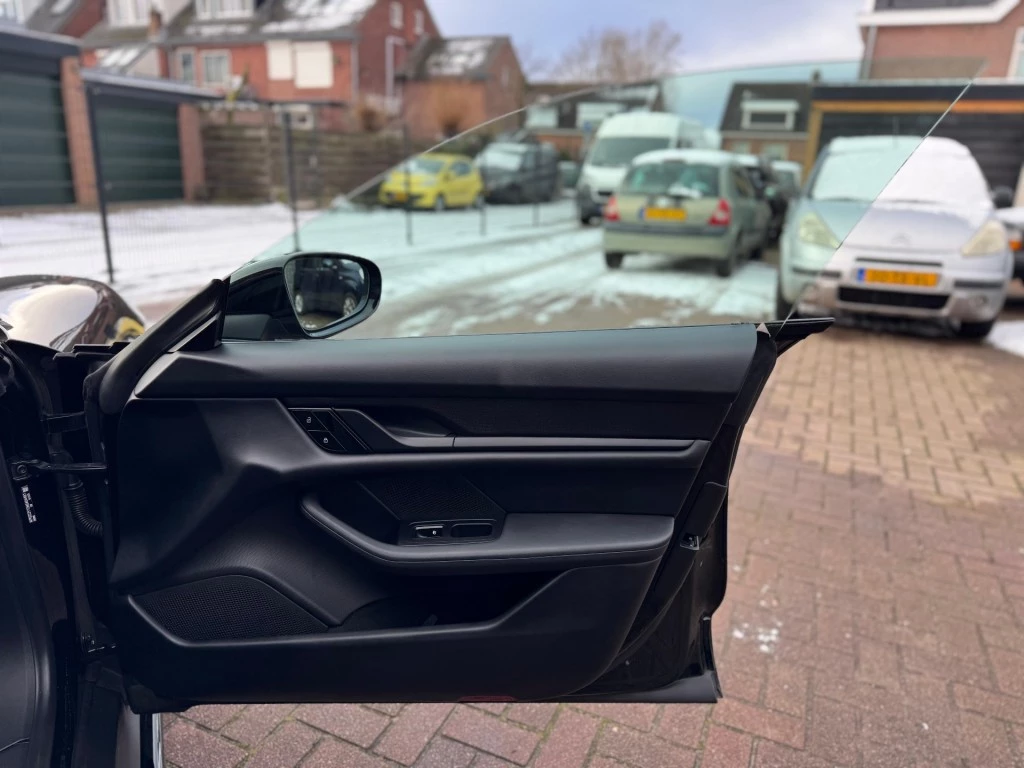 Hoofdafbeelding Porsche Taycan