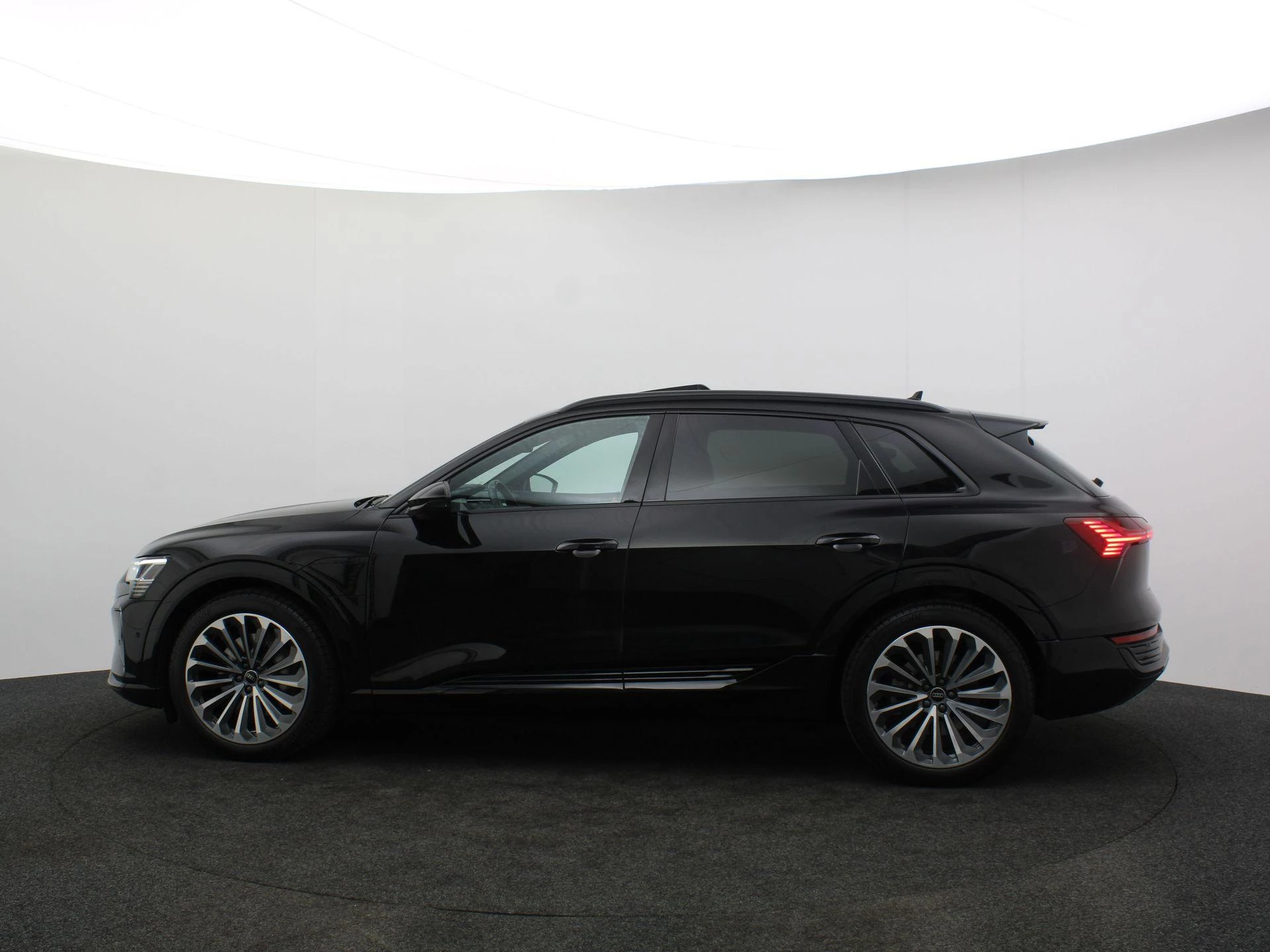 Hoofdafbeelding Audi Q8 e-tron