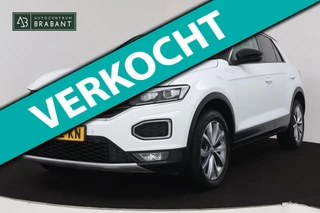 Volkswagen T-Roc 1.5 TSI Sport Business R Automaat (NAVIGATIE, CAMERA, CARPLAY, PDC, STOELVERWARMING, GOED ONDERHOUDEN)