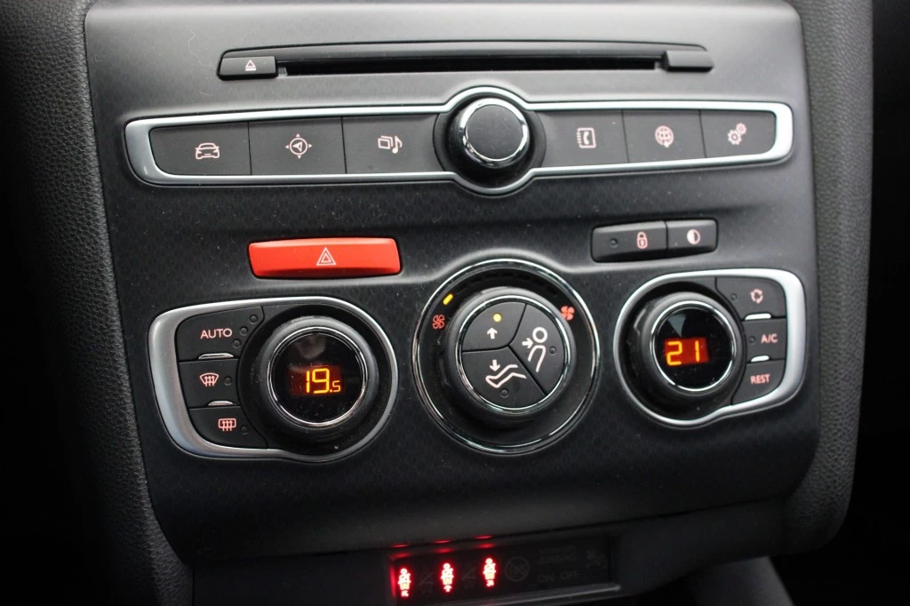 Hoofdafbeelding DS DS 4