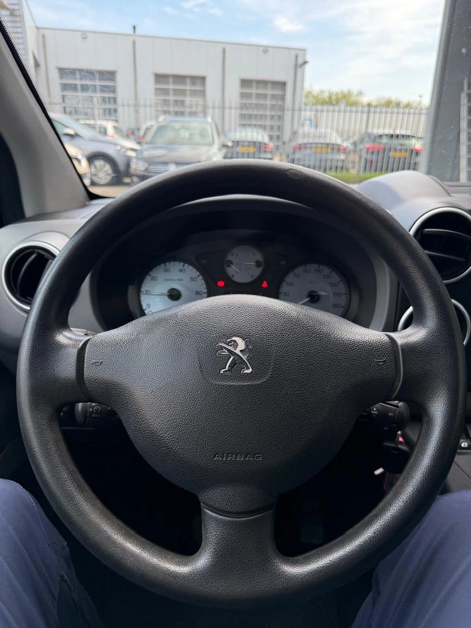 Hoofdafbeelding Peugeot Partner