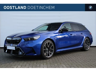 Hoofdafbeelding BMW M5 BMW M5 Touring Automaat / Trekhaak / Stoelventilatie / Bowers & Wilkins / Stuurverwarming / Comfort Acces / Parking Assistant Professional / Adaptieve LED / Stoelverwarming