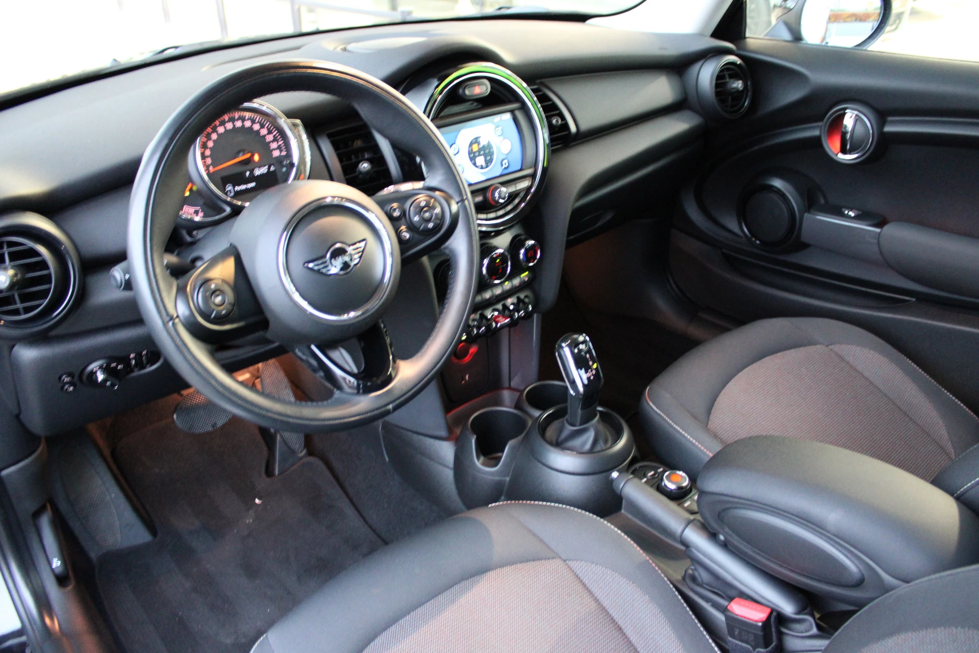 Hoofdafbeelding MINI One