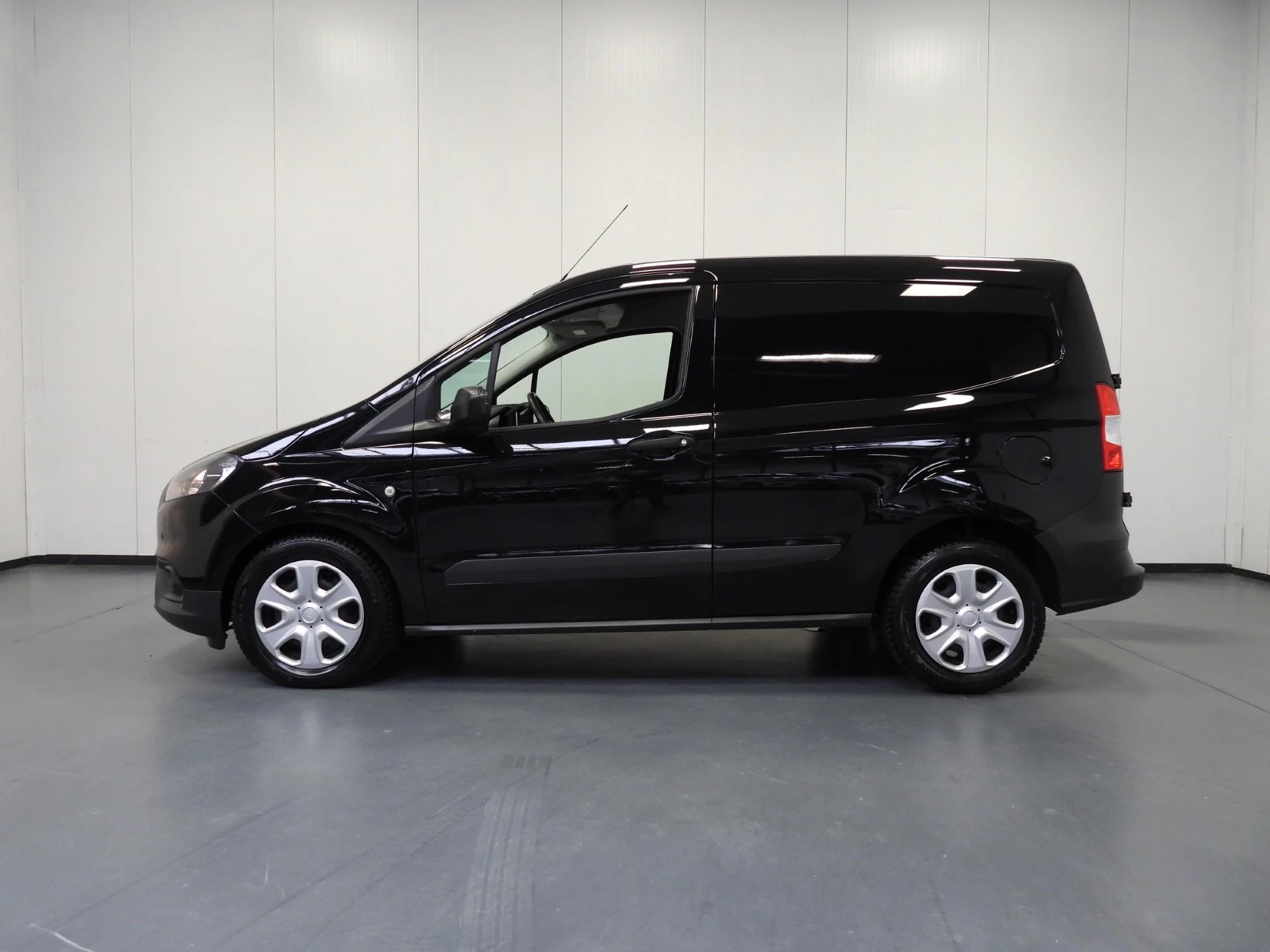 Hoofdafbeelding Ford Transit Courier