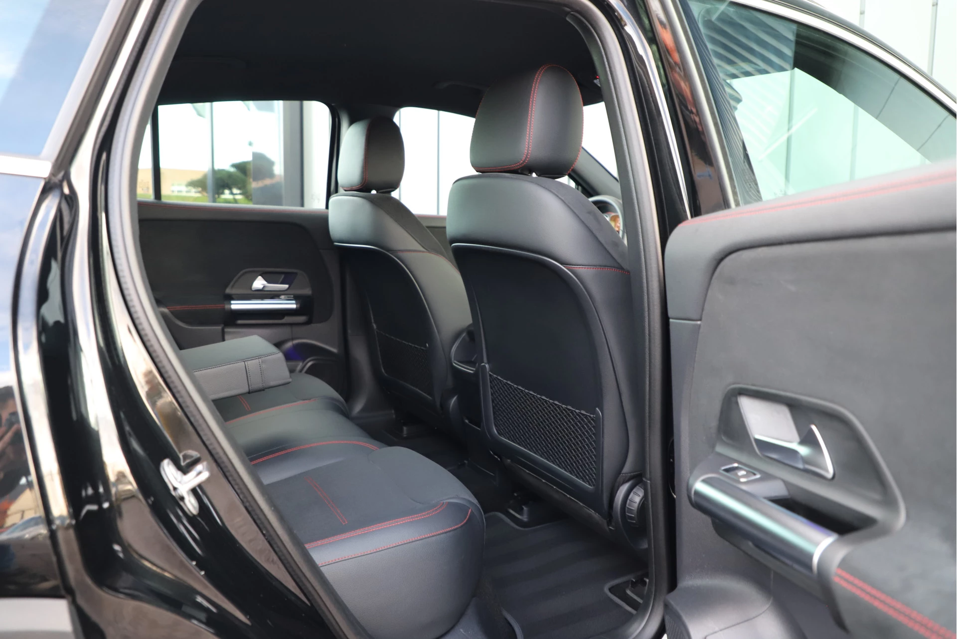 Hoofdafbeelding Mercedes-Benz EQA