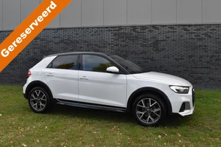 Audi A1 citycarver 30 TFSI Advanced Edition Automaat 2-tone kleur Pdc Stoelverwarming Cruisecontrol