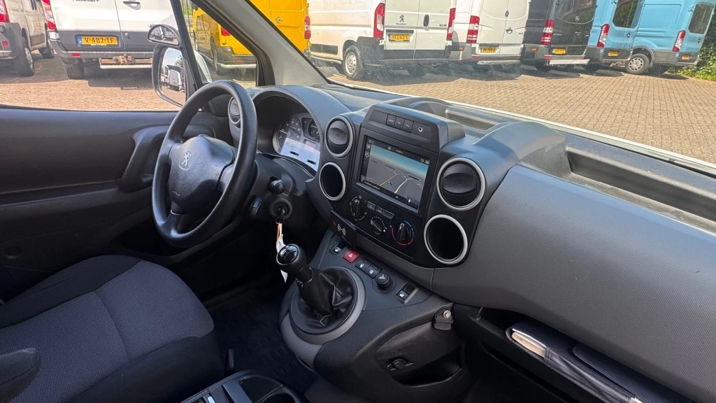 Hoofdafbeelding Peugeot Partner