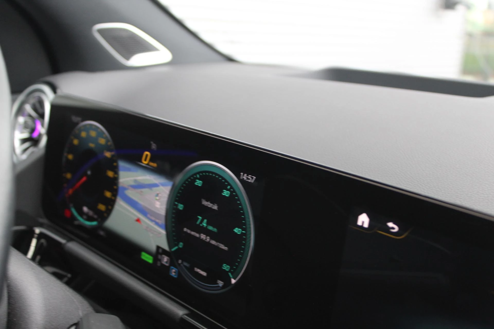 Hoofdafbeelding Mercedes-Benz EQA