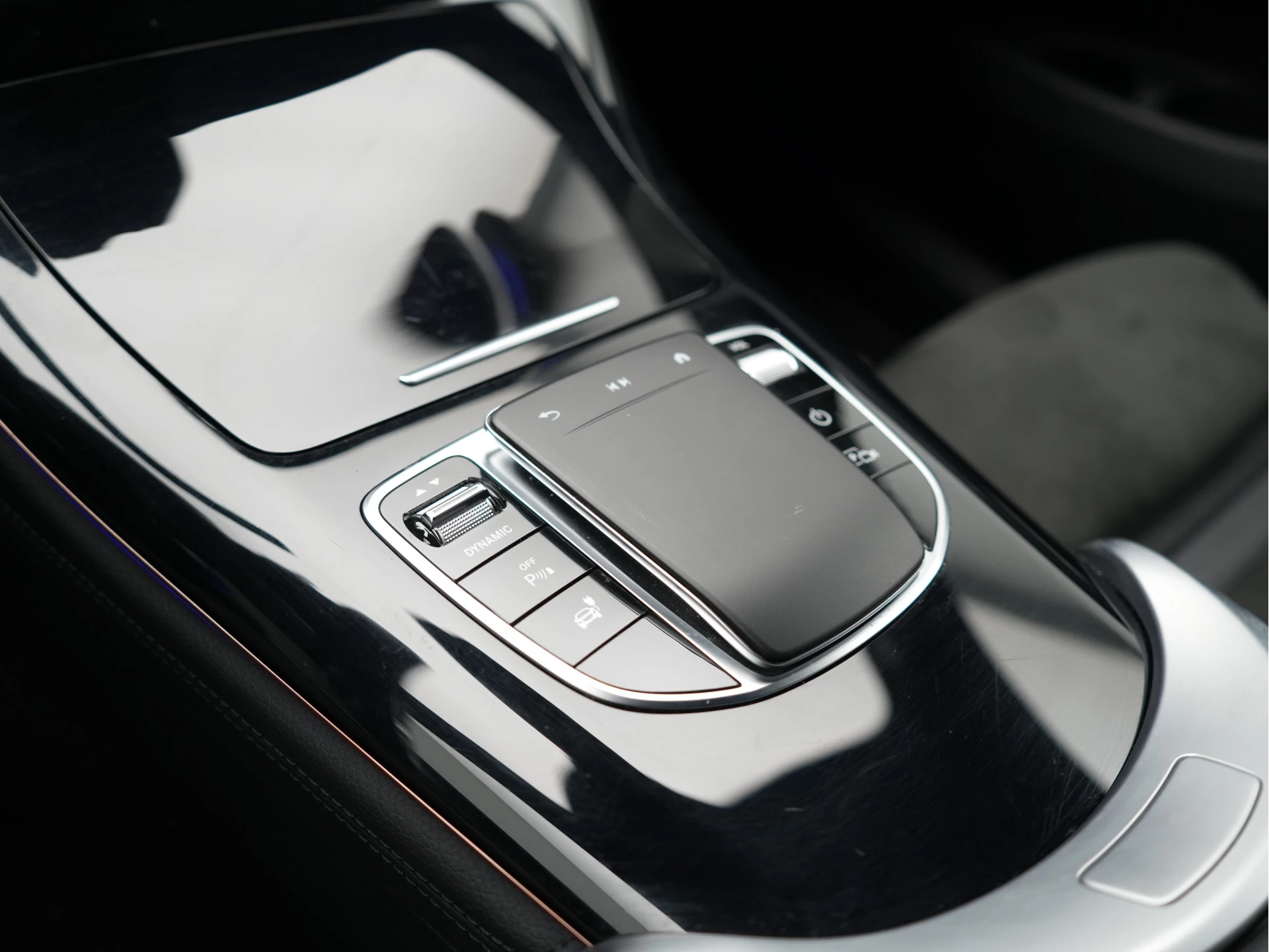 Hoofdafbeelding Mercedes-Benz EQC