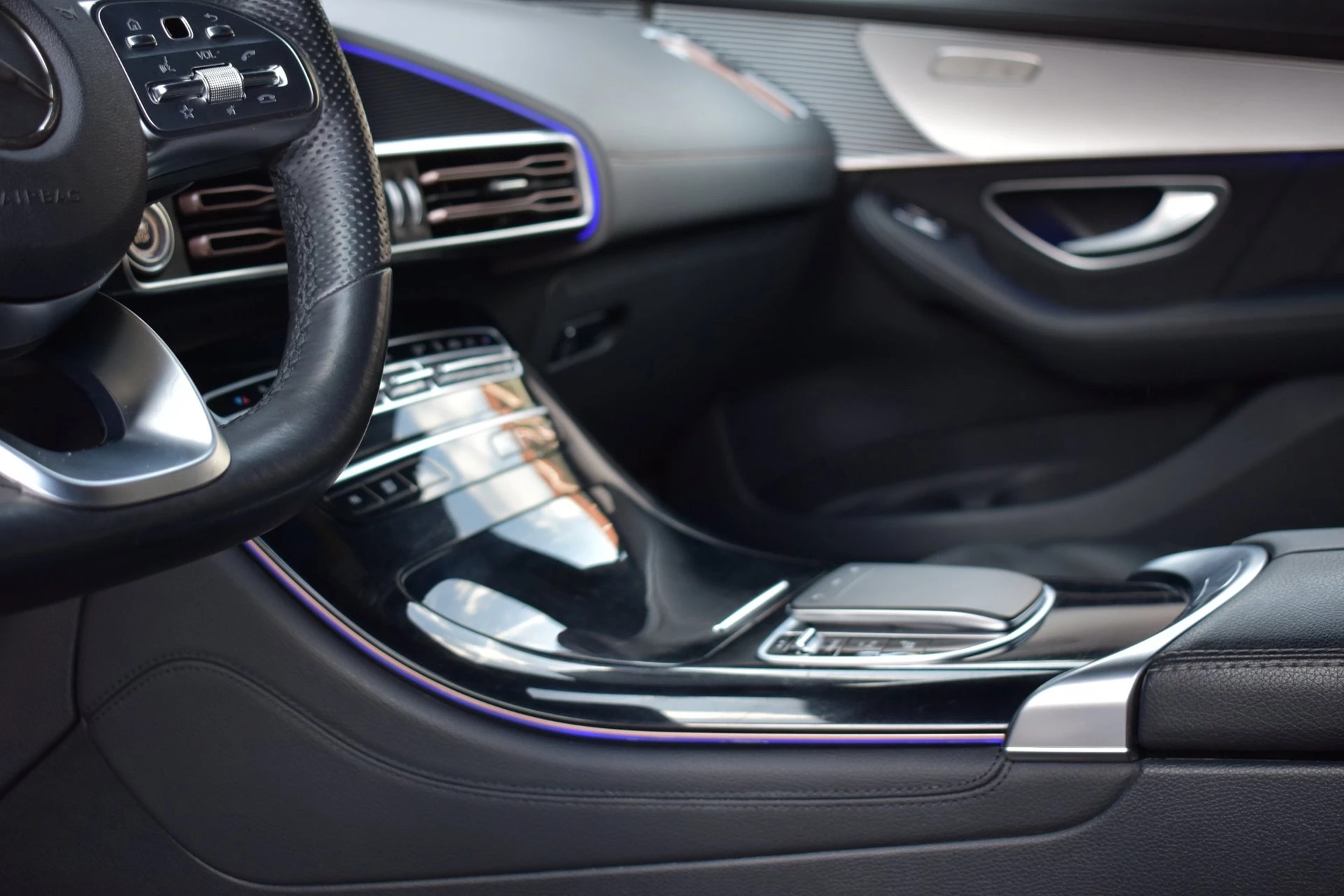 Hoofdafbeelding Mercedes-Benz EQC