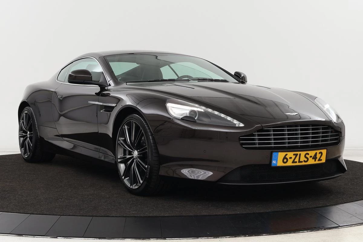 Hoofdafbeelding Aston Martin V12 Virage