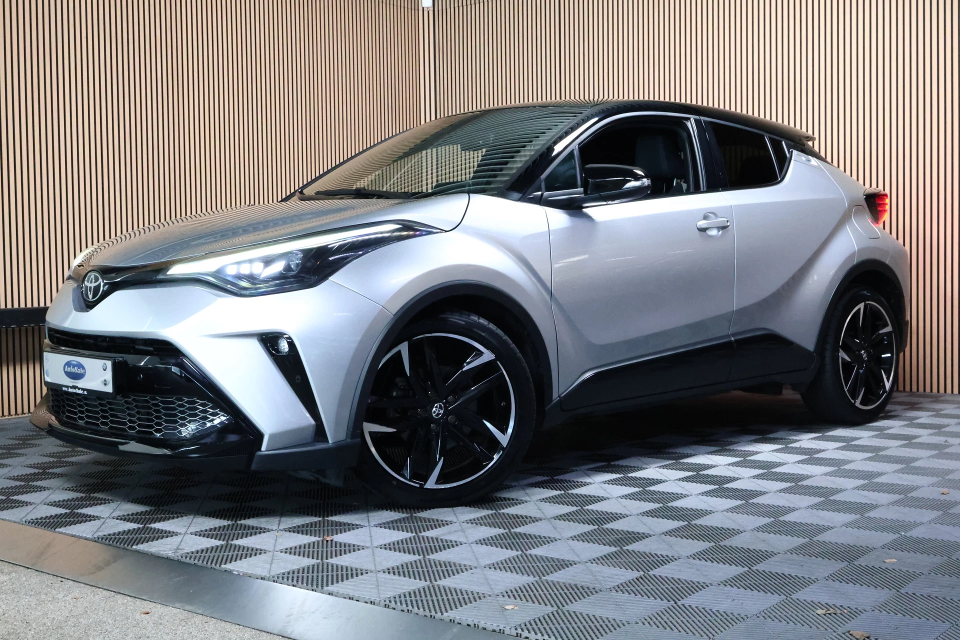 Hoofdafbeelding Toyota C-HR