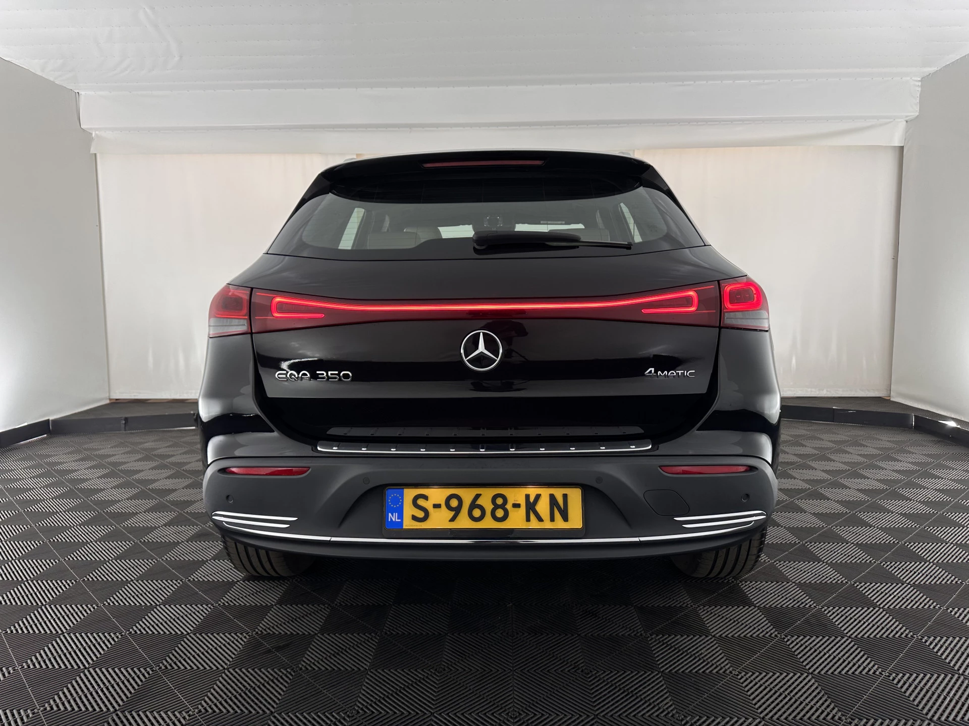 Hoofdafbeelding Mercedes-Benz EQA