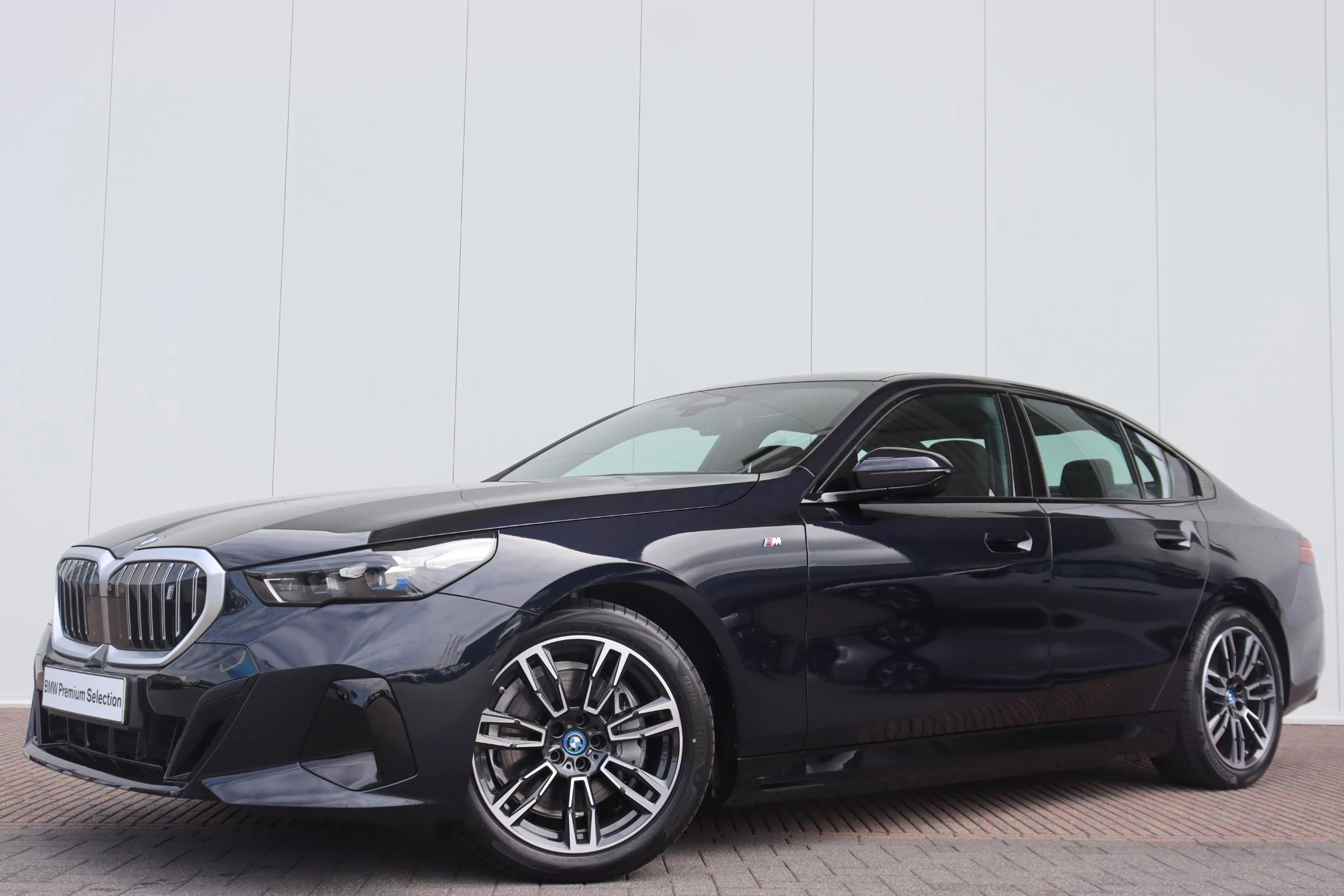 Hoofdafbeelding BMW i5