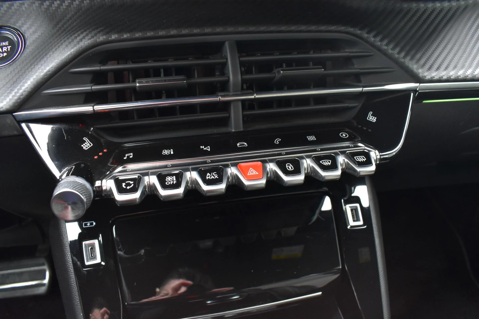 Hoofdafbeelding Peugeot e-2008