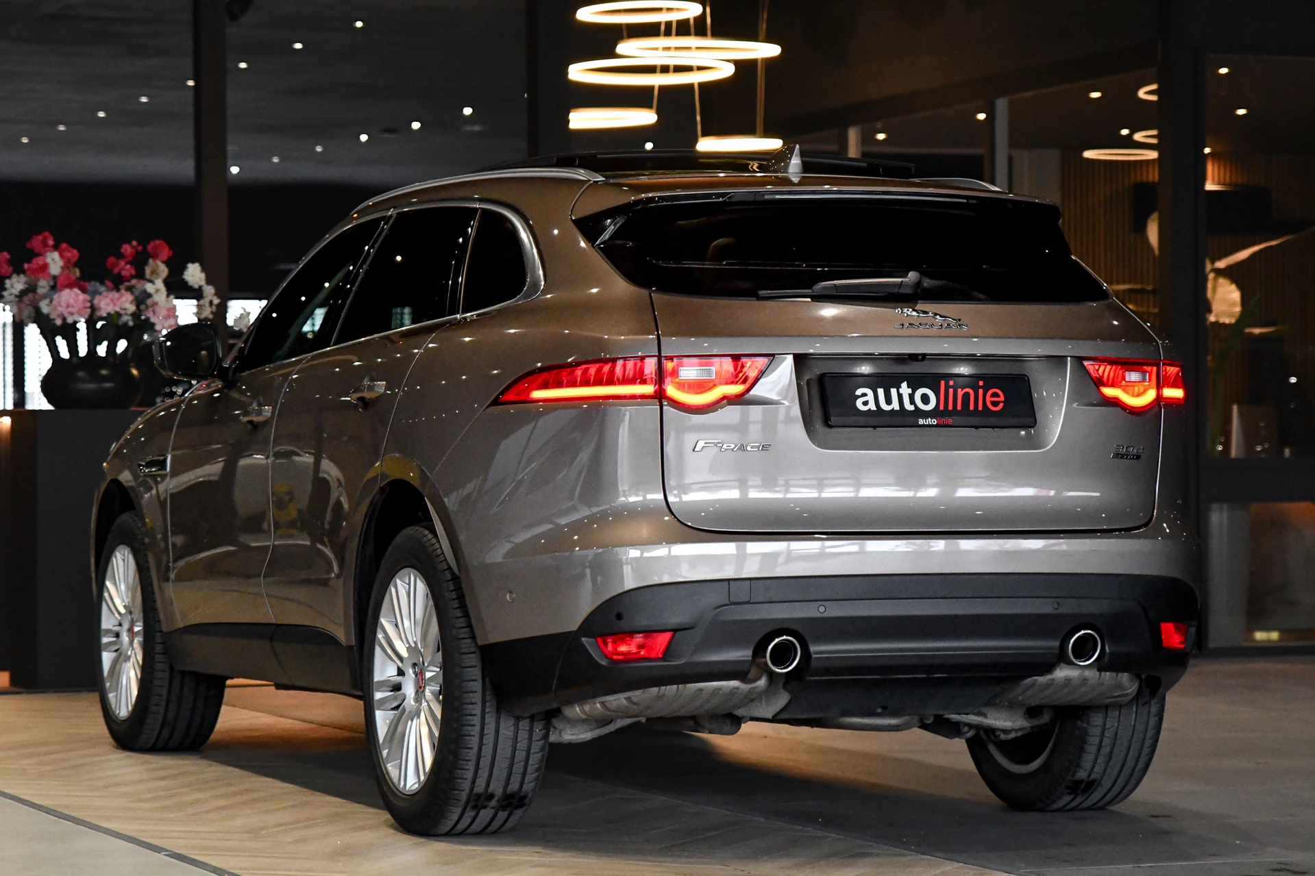 Hoofdafbeelding Jaguar F-PACE