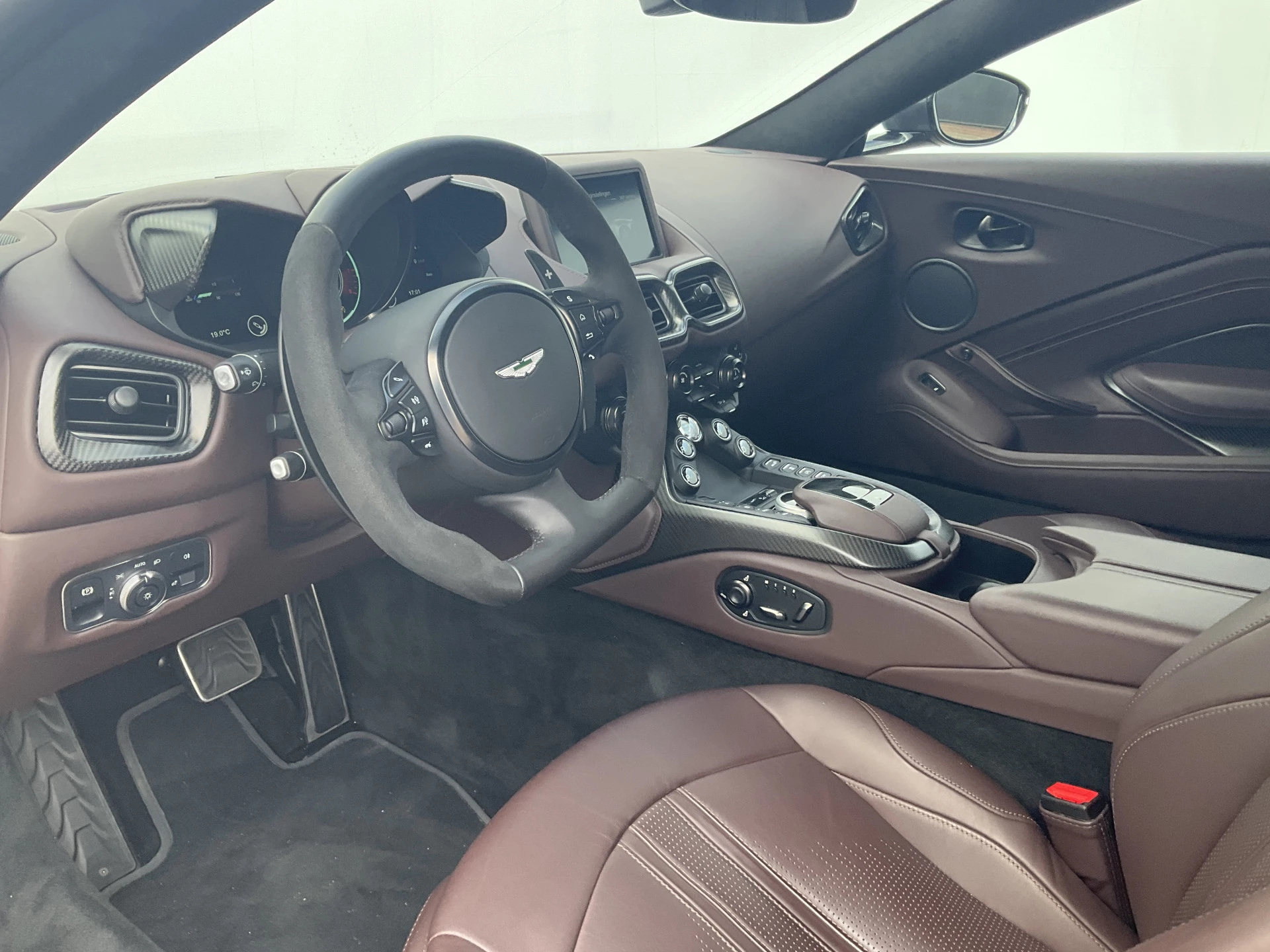Hoofdafbeelding Aston Martin V8 Vantage